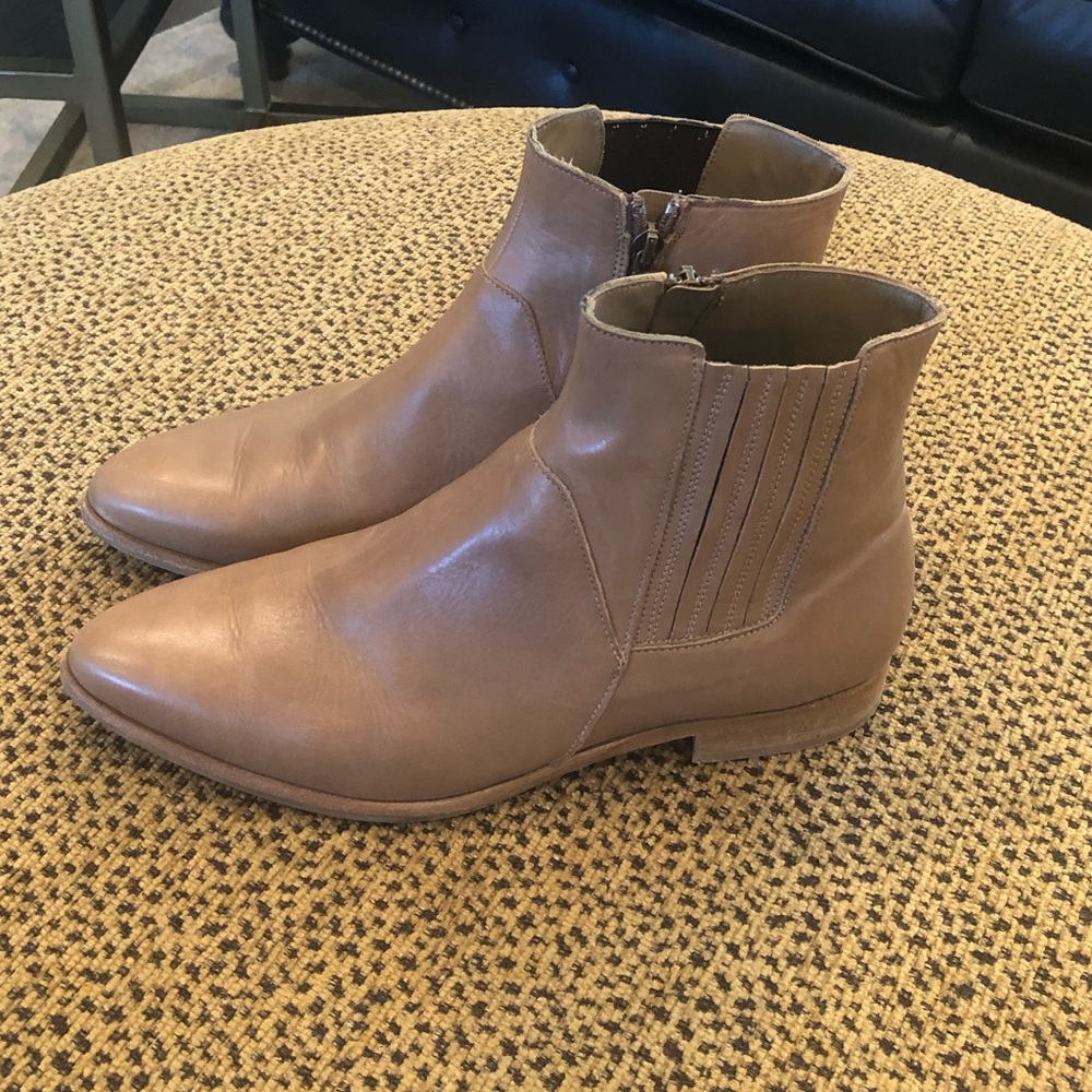 Camel/Nude booties. Italeau